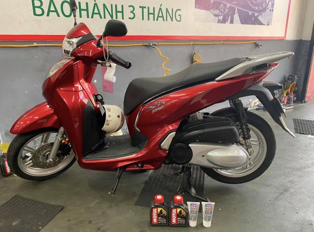 Cách thay nhớt SH 125 xe SH mới đi bao lâu cần thay dầu