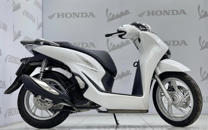 Mua xe Honda SH 160i trả góp cần trả trước báo nhiêu?