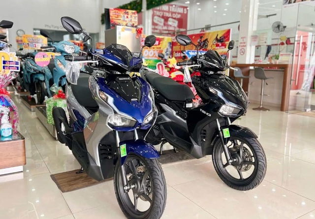 Những yếu tố ảnh hưởng đến giá xe AB 160 2025