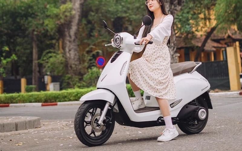 Tại sao học sinh cấp 3 nên mua xe máy điện?